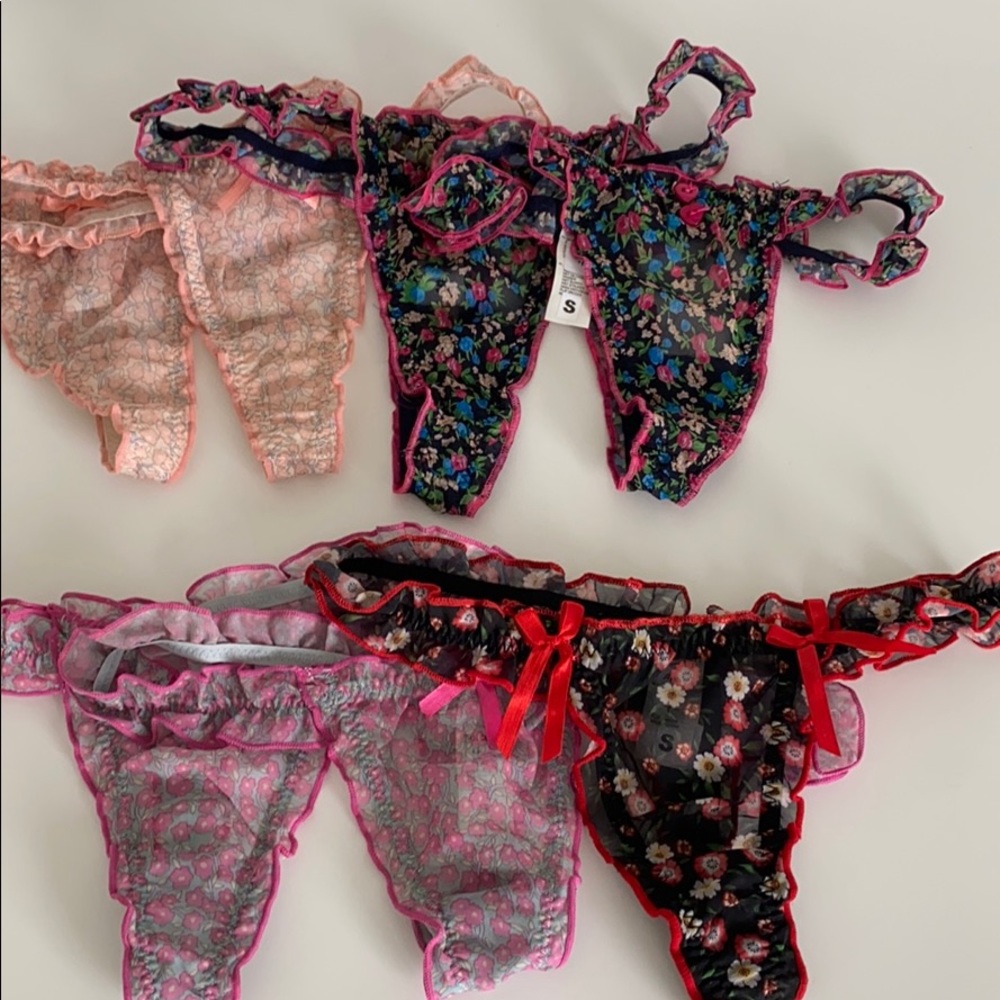 7 NWT Floral thongs